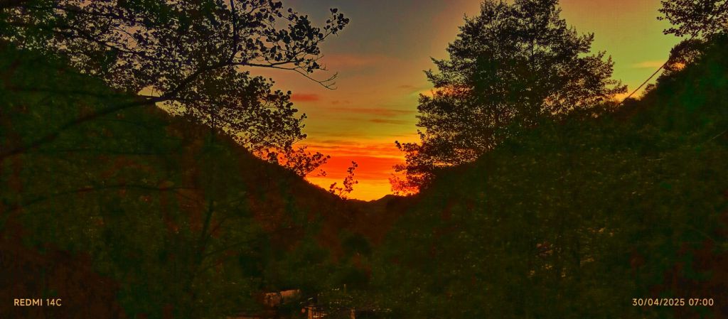 Cherchant le nord, on retrouve le sud en plain bain de soleil levant.